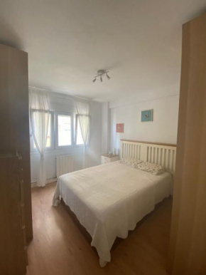 GATU Villa Dante Playa Victoria Parking gratuito, preferente mayores de 25 años y familias